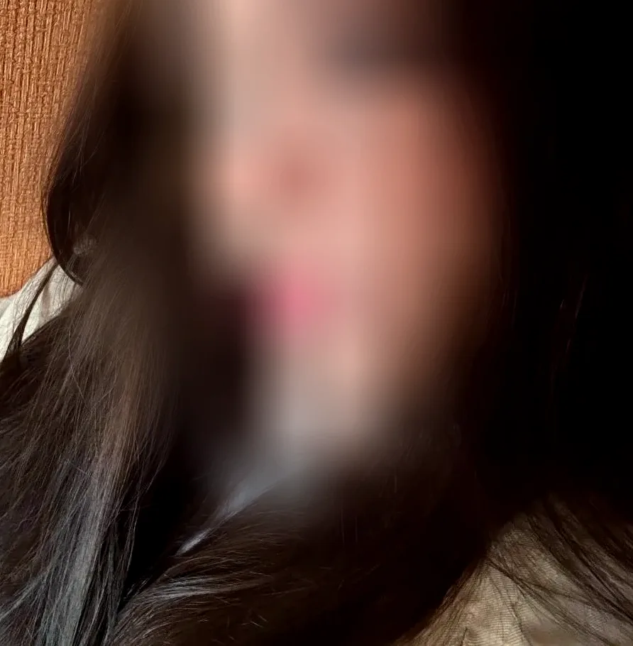Claudia, 20