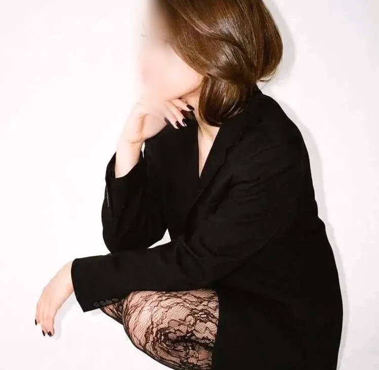 Larissa, 19